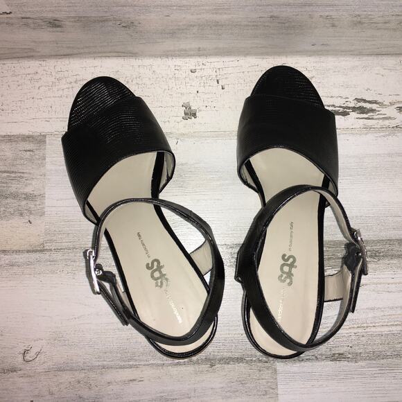 Black Women's Heeled Sandals - Picture 4 of 10